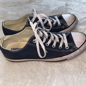 Unisex Converse Size 10 Women’s (8 men’s)